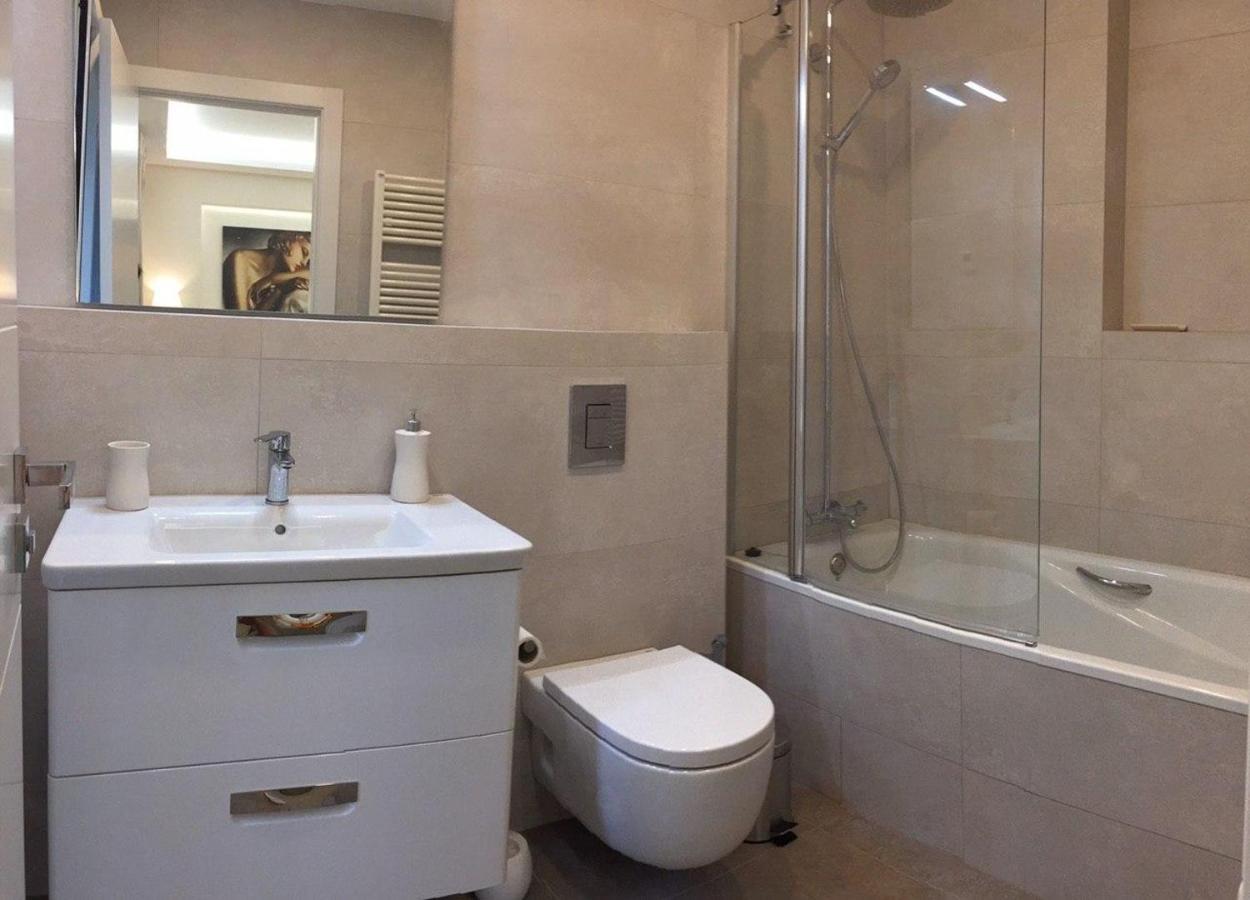 Nuevo Apartamento Moderno Elisa - A 80 Metros De La Playa Para 5 Personas Sant Feliu de Guixols Bagian luar foto